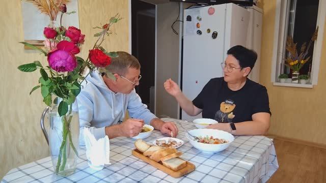 30. 10. 2025г. Бесконечные дела// Вадиму пообедать не дали смотреть онлайн