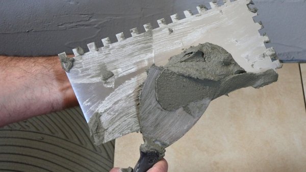 ЭЛАСТИТ SuperFlex от БОЛАРС. Укладка крупной плитки на эластичный плиточный клей.