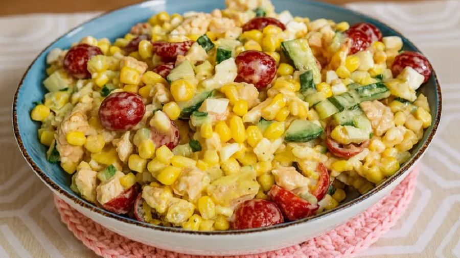 Этот салат СМЕЛИ со стола ПЕРВЫМ! Бюджетный рецепт на Новый Год, который вы будете готовить снова! смотреть онлайн