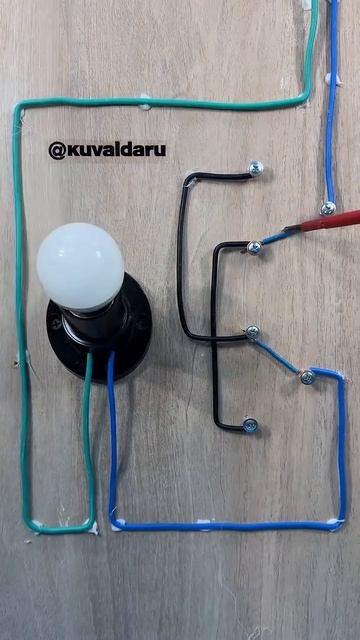 Как работает проходной выключатель. Наглядно😉👌 смотреть онлайн