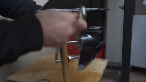 №1 Мотор Ветерок-8 Как снять редуктор,  поменять сальник редуктора без съемника.