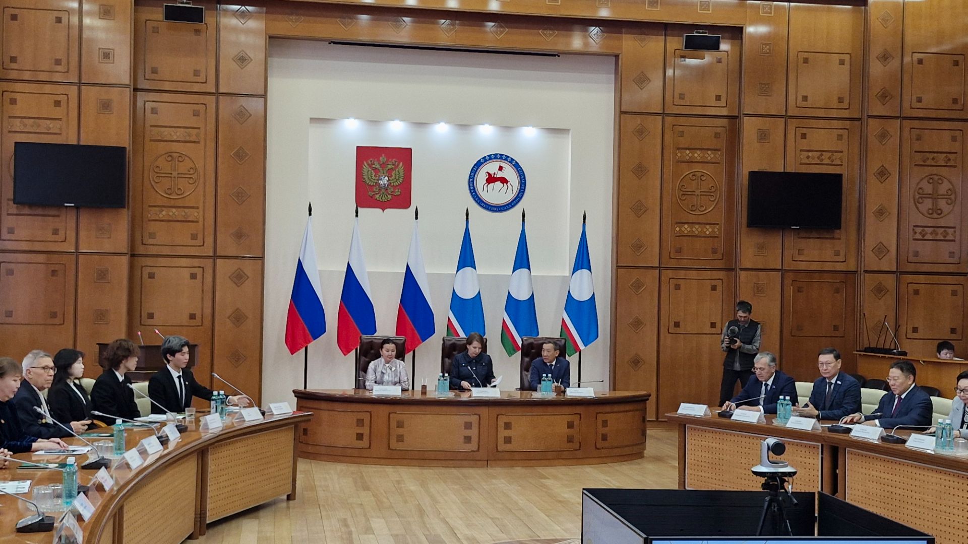 Торжественная церемония вручения государственной стипендии Первого Президента "Знанием Победишь" смотреть онлайн