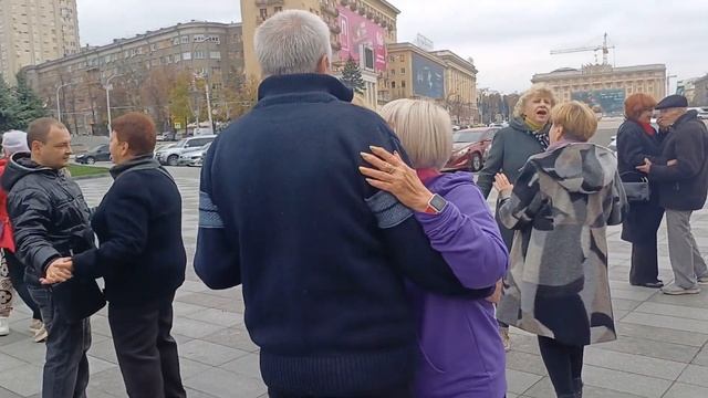 ЛЕЖАЛА РОЗА В УЛИЧНОЙ ПЫЛИ🌹💃 ТАНЦЫ ХАРЬКОВ 2025 смотреть онлайн