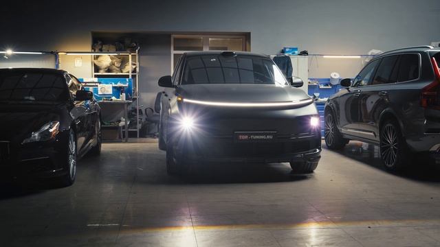 Тюнинг наглухо тонированных фар Lixiang L9 – Тесты линз Prisma