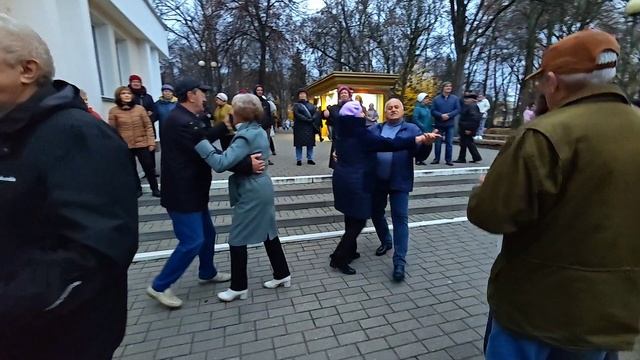 9.11.25г... "Розы Алые Мои, Ты Не Взяла"... смотреть онлайн