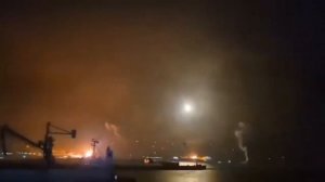 Работу ПВО сняли турецкие моряки во время атаки ночью на Новороссийск