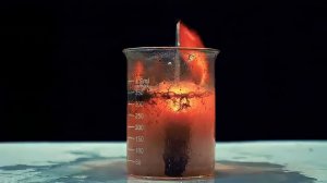 КАК ЗАЖЕЧЬ БЕНГАЛЬСКИЕ ОГНИ ПОД ВОДОЙ?