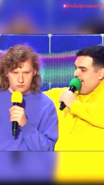 Флэш-Рояль Тип на Тачке 😂 😀 🤩 смотреть онлайн