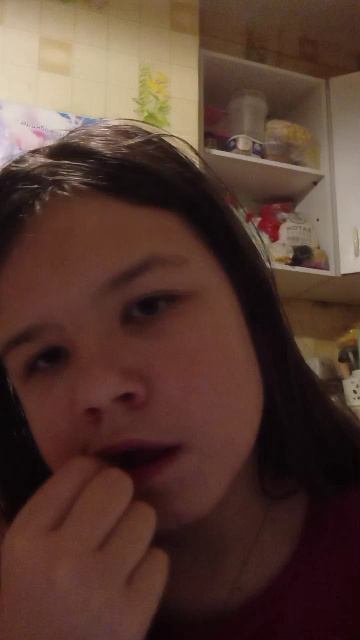 кушаю сухарики с чесноком 🧄 и общаюсь заходите пишите