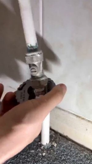 Как быстро ПОМЕНЯТЬ ТРУБУ В ТУАЛЕТЕ