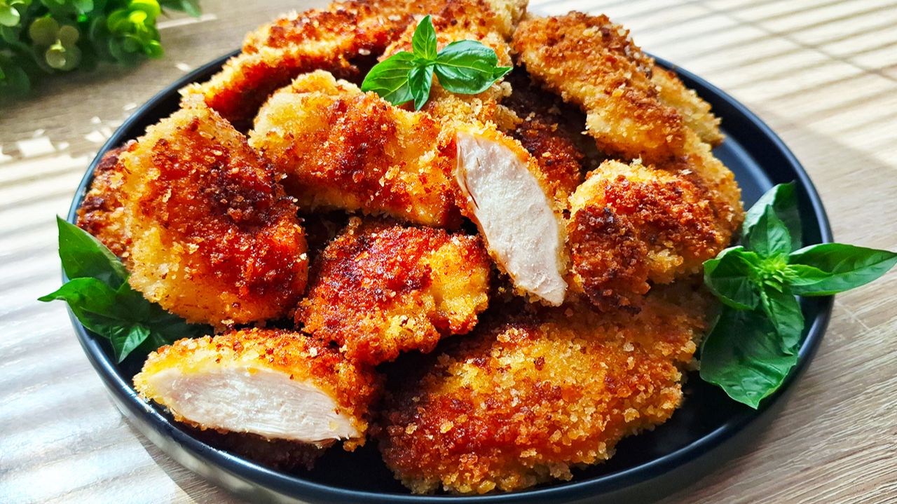 Лучшие нагетсы из куриного филе 😋! Хрустящий и насыщенный вкус! Домашний рецепт смотреть онлайн