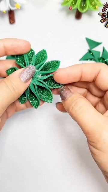 Елочки из глиттерного фоамирана🎄