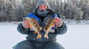 Окунь на мормышку на реке Етыпур морозным денёчком.