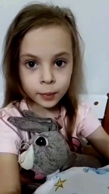 Сибирская девочка Вика шлёт воинам крылья своей любви и защиты 🕊️ смотреть онлайн