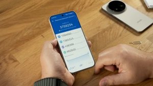 Oneplus 15 - такой же дизайн как у всех, но лучше восприятие в руках. Флагман с классным восприятием