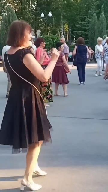 Заманила, соблазнила, раздразнила смотреть онлайн