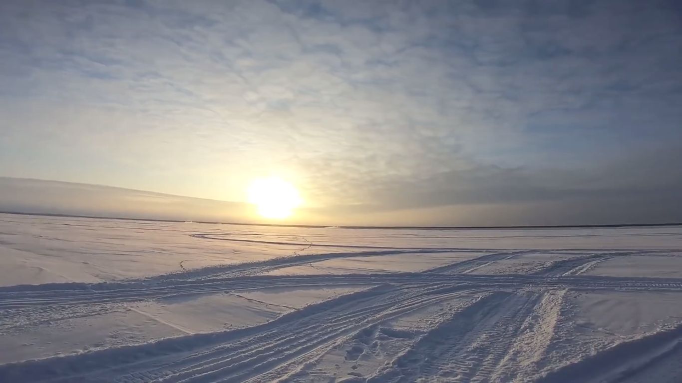 Запуск в -35 Ski-Doo Skandic SWT 900 ACE и Рыбалка на налима. смотреть онлайн