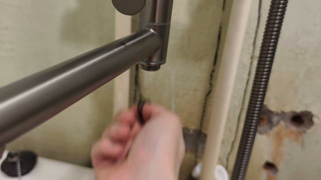 Течёт новая душевая система, что делать?!