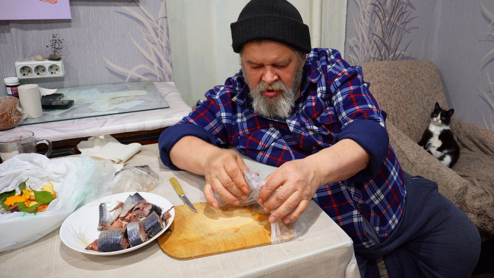 Селёдочка с вкусным пловом в прикуску Сонный сибирский день в деревне ДОМ и СЕМЬЯ влог смотреть онлайн