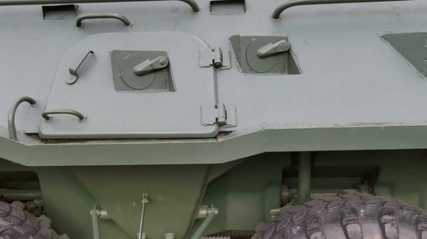 Бронетраспортер БТР-80, производства Горьковского Автомобильного Завода.