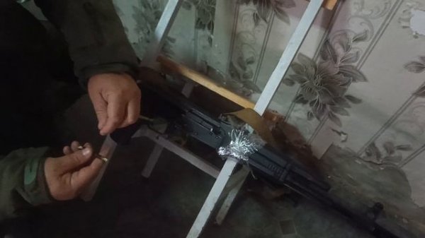 Автомат Калашникова на растяжку