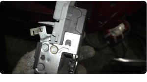 Замена замка двери (задней) на Калине и Гранте