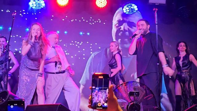 НЕБО НА ЛАДОНИ