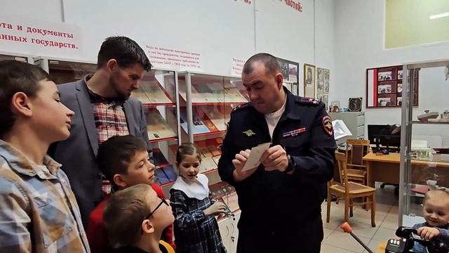 Ep.193 Canadian Family Receives Temporary Residency (Russian Subtitles) смотреть онлайн