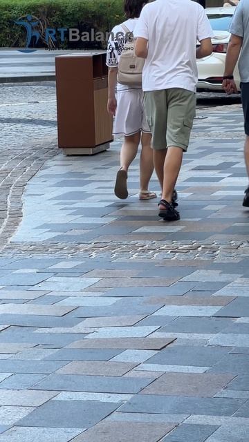 Прыгающая походка на носках у подростков смотреть онлайн