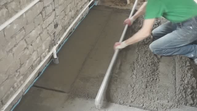 Полусухая стяжка вручную. Все подробности смотреть онлайн