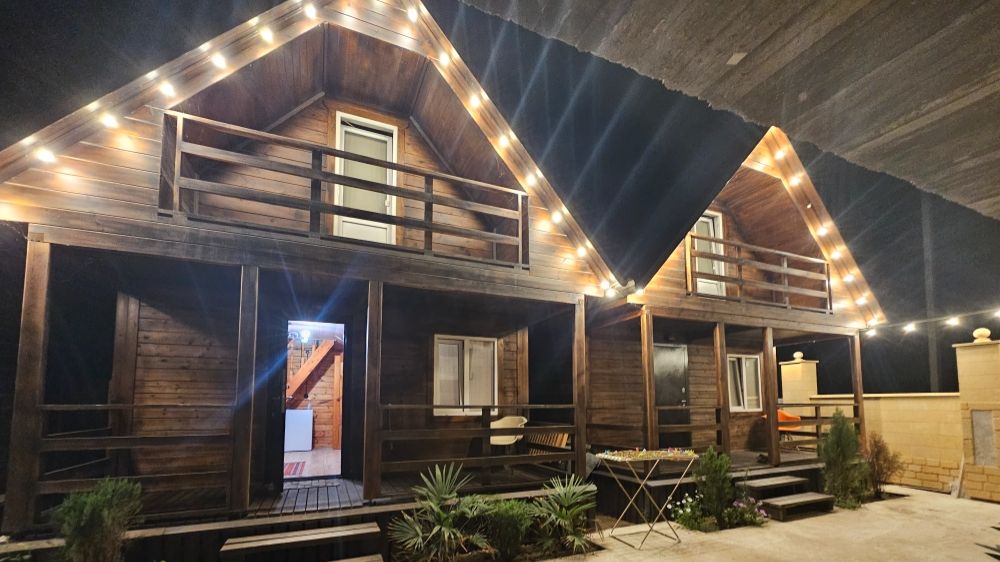 Гостевой комплекс из трех домов на первой линии Каспийского моря