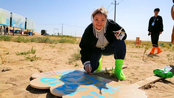 ТУР ПО ПРОВИНЦИИ ГАНЬСУ | ПОЛИВАЮ ПУСТЫНЮ | РАДУЖНЫЕ ГОРЫ #laowai