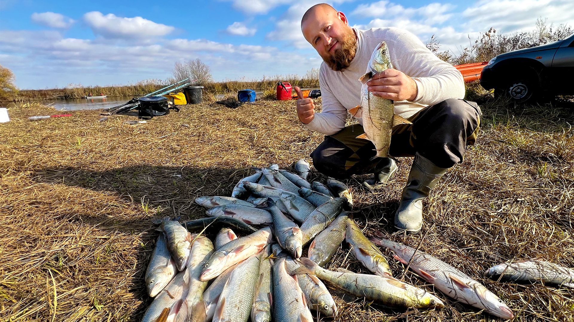 ПОД КАМЫШОМ НАШЕЛ КУЧУ  РЫБЫ! ЗАБРОС И СРАЗУ  ПОКЛЕВКА !Рыбалка в Астрахани 2025!