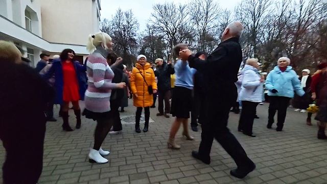 9.11.25г... "Я Такая Лапочка"... смотреть онлайн