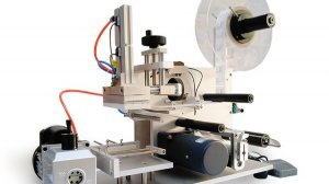 Тест этикетащика на плоскую поверхность (наклейщик) плоской тары SL-60