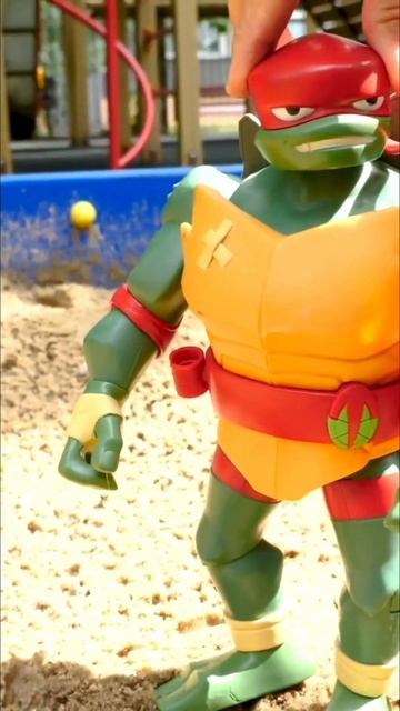 Бунт бактерий заставляет Рафаэля чесаться!🐢🤒#ЧерепашкиНиндзя #шортс #ДляДетей смотреть онлайн