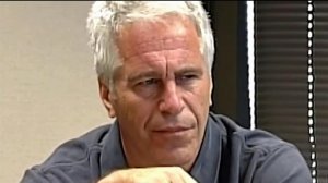 Имя Джеффри Эпштейна снова появилось в заголовках американских СМИ.