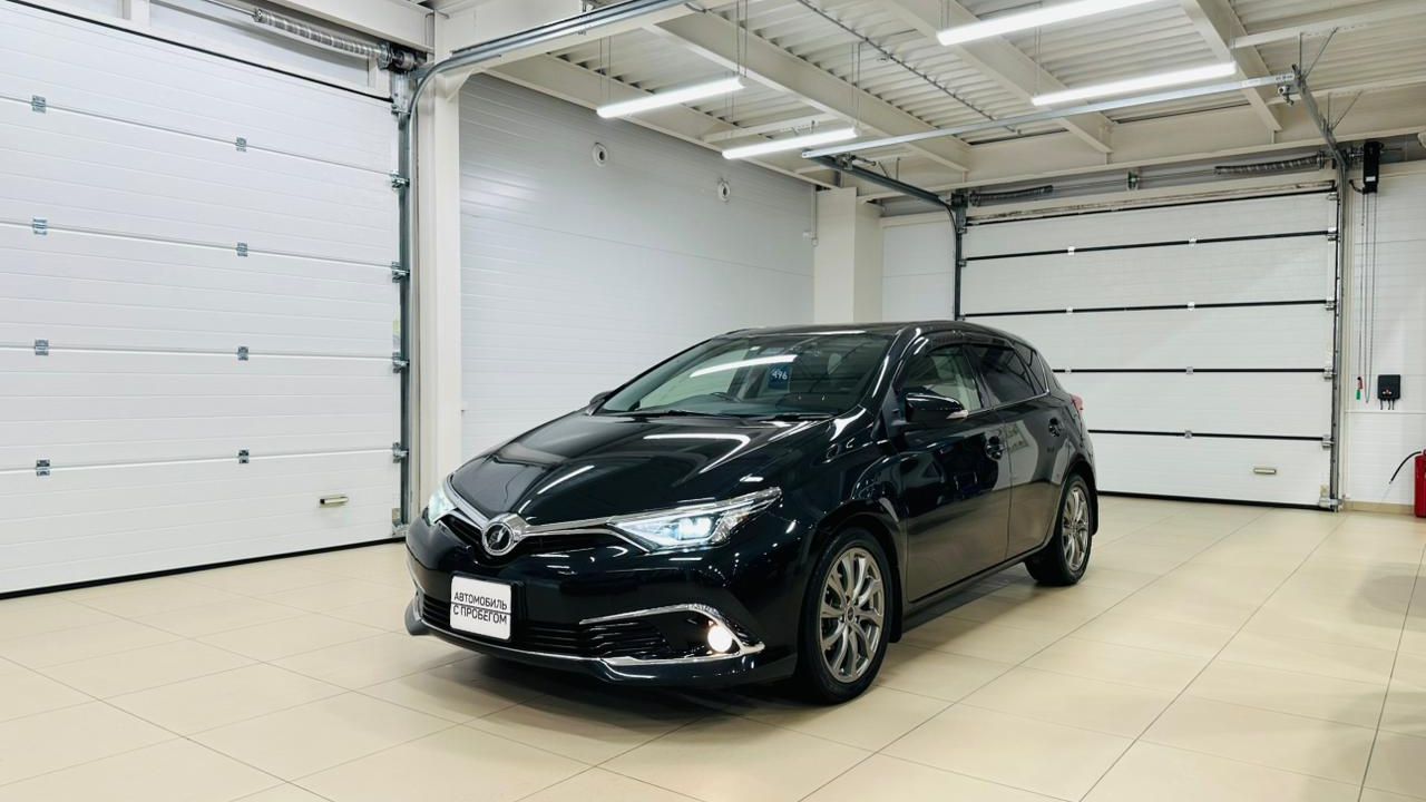 Toyota Auris, 2015 год