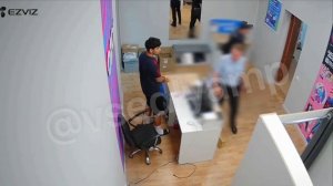 В Москвабаде хитрожопый узбек устроился в ПВЗ, где наворовал товаров путём подмены