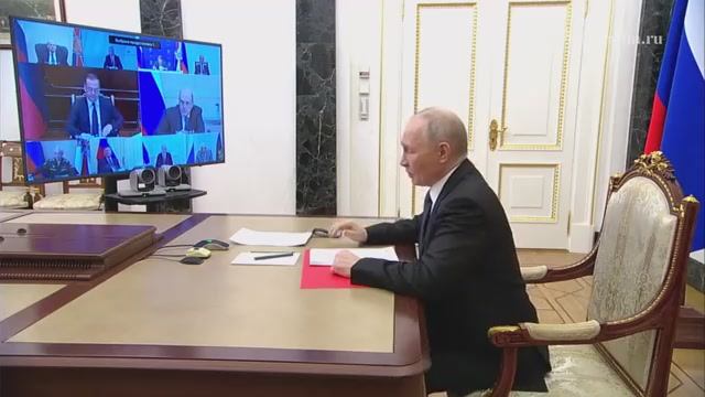 Президент провёл по видеосвязи оперативное совещание с постоянными членами Совета Безопасности смотреть онлайн