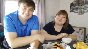 ЗАВТРАК В ВОСКРЕСНОЕ УТРО//МУКАНГ/БОЛТАЕМ С АНДРЕЕМ // СОВЕТУЮ ФИЛЬМЫ