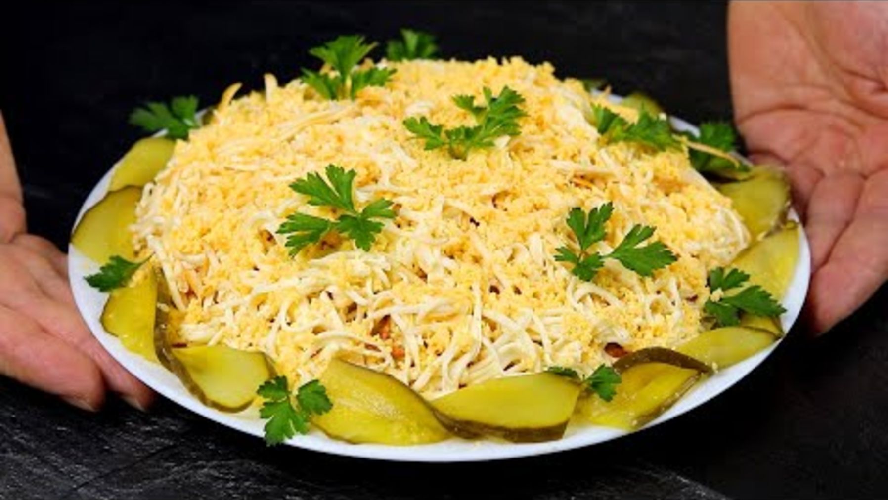 Салат “АФОНЯ” - о нем НИКТО не знает! Попробуешь раз - готовишь всегда! Чудо-вкус🥗 смотреть онлайн