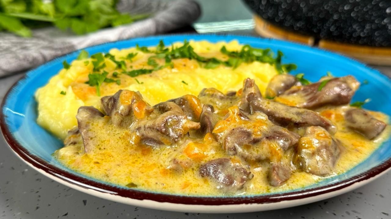 Самые вкусные сердечки с овощами и грибами в сметанной соусе "по-домашнему" смотреть онлайн