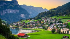 Швейцария. Самая изолированная деревня в  Альпах... И она захватывает дух