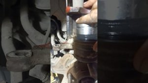 замена поршня суппорта.