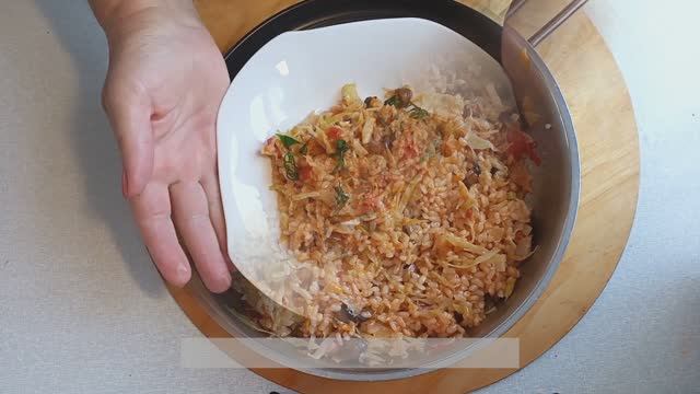 Самые Ленивые Голубцы на Сковороде Это Просто и очень Вкусно! смотреть онлайн