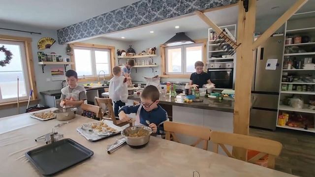 Ep.202 They Are Getting Their Hands Dirty (Russian Subtitles) смотреть онлайн