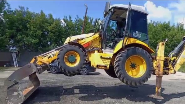 Замена ремня приводного New HOLLAND 110. смотреть онлайн