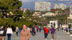 Алушта в несезон: людей больше, чем в разгар лета!
