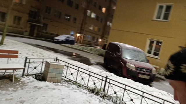 Детская площадка в питерском, чёрном районе.